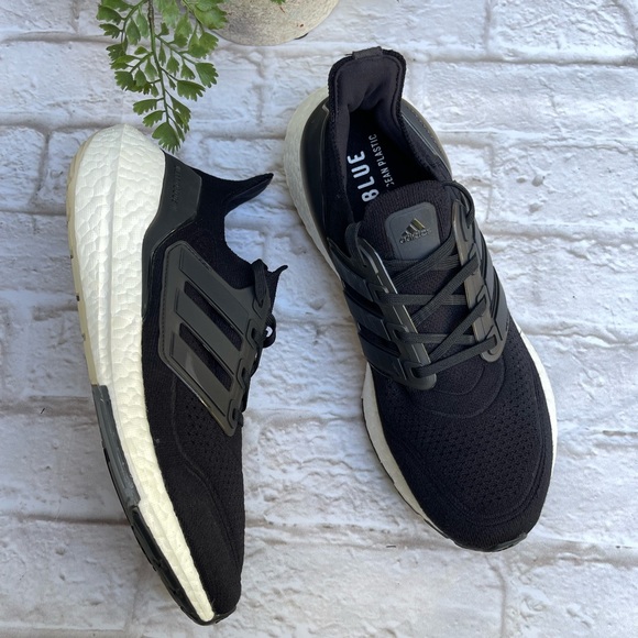 ADIDAS ultraBOOST 21 women size 8 - Picture 7 of 9